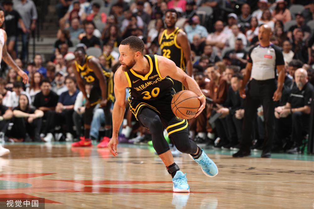 对北看台进 对北看台进